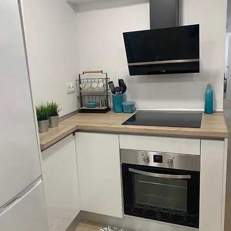 Piso Calle Murcia شقة المرية